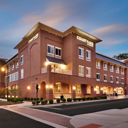 Courtyard By Marriott Atlanta Duluth Downtown Hotel Exterior photo