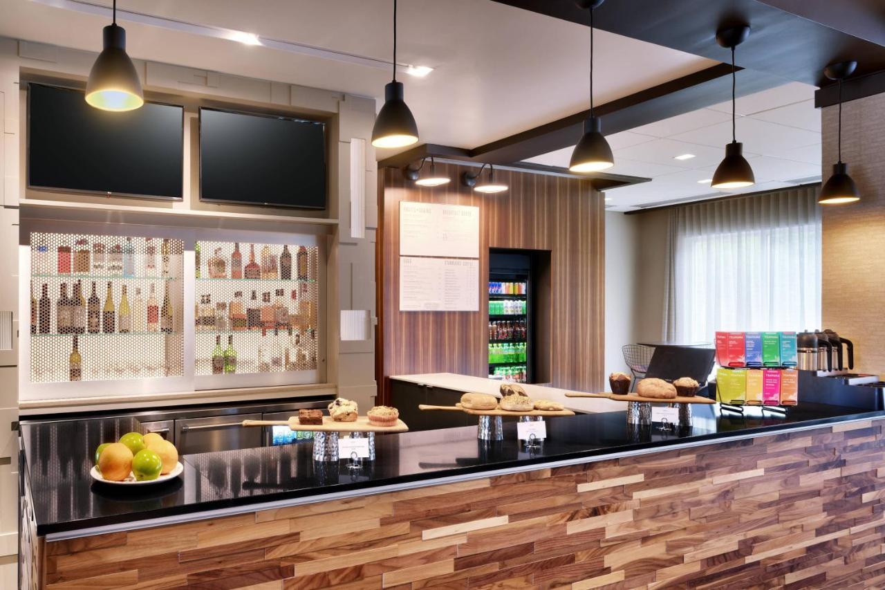 Courtyard By Marriott Atlanta Duluth Downtown Hotel Exterior photo