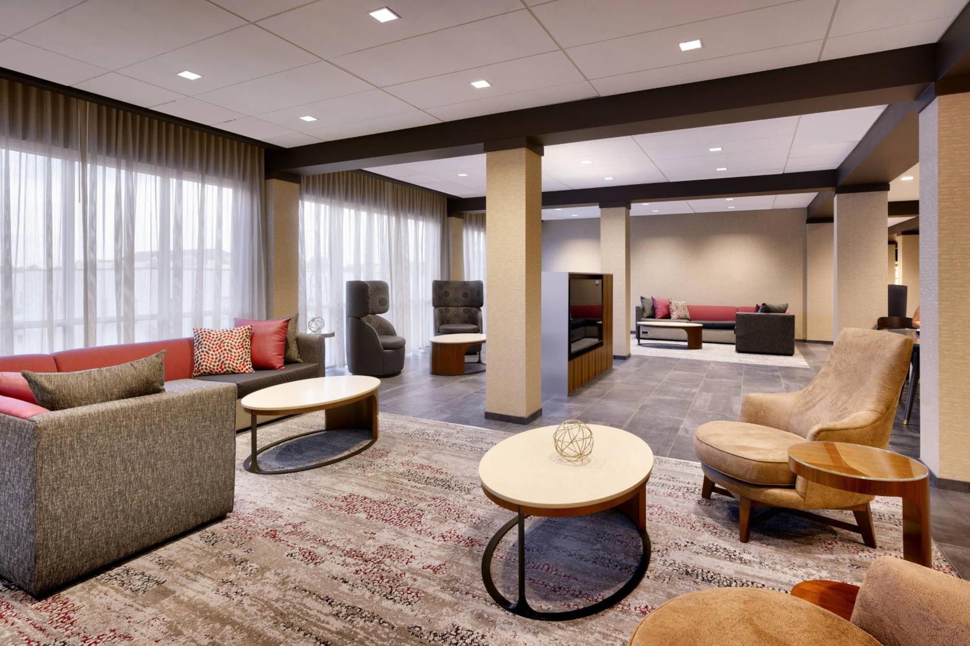 Courtyard By Marriott Atlanta Duluth Downtown Hotel Exterior photo