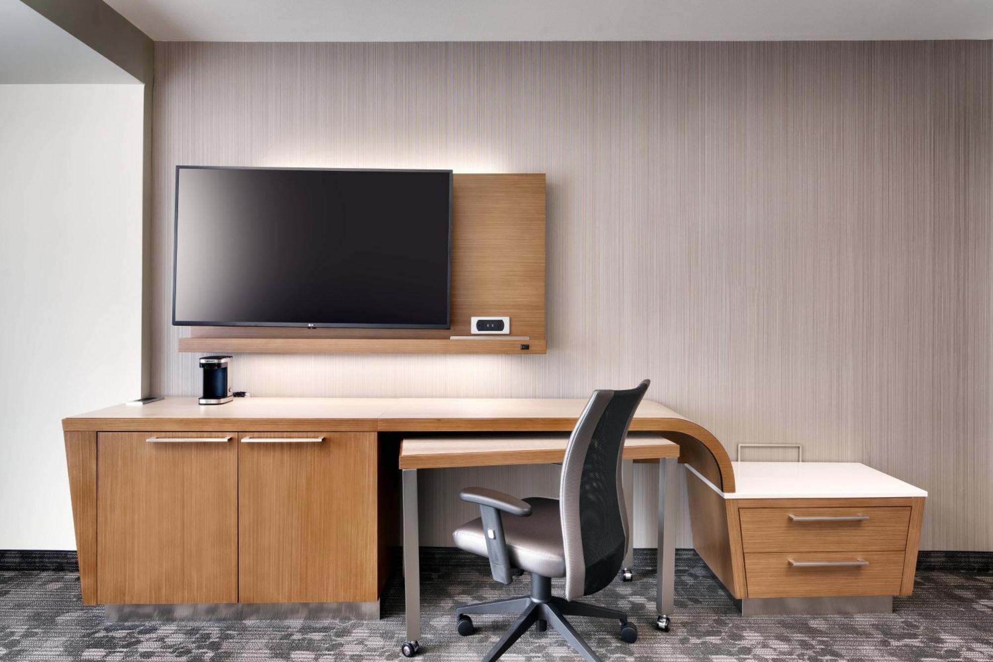Courtyard By Marriott Atlanta Duluth Downtown Hotel Exterior photo