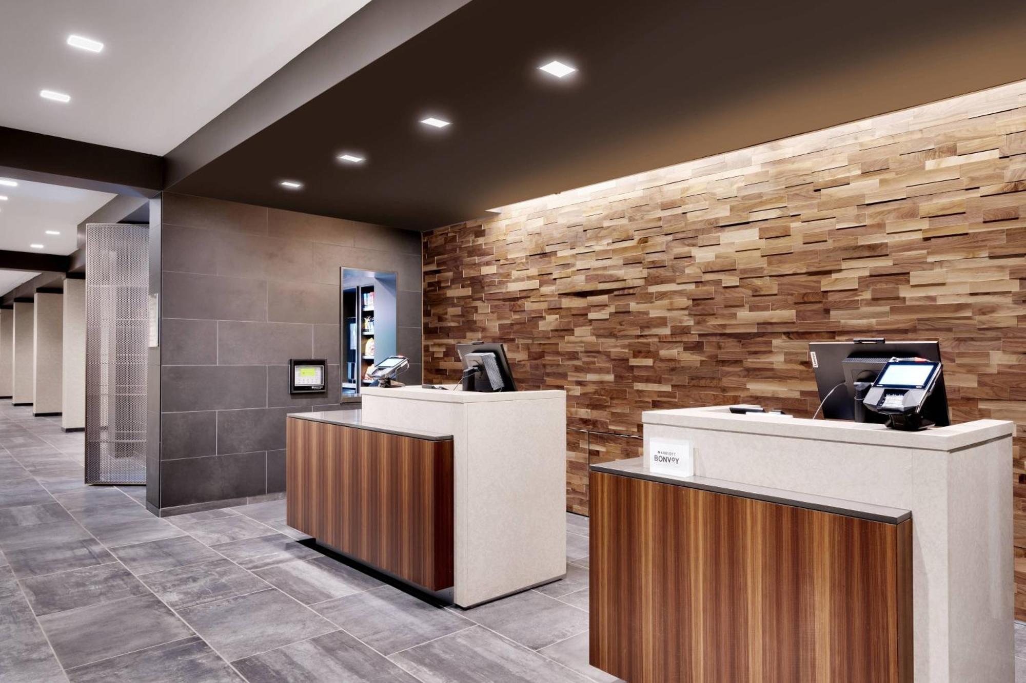 Courtyard By Marriott Atlanta Duluth Downtown Hotel Exterior photo